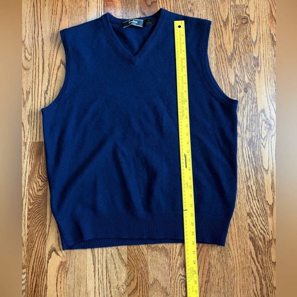 Neiman Marcus Men’s 100% Cashmere V-Neck Sweater Vest Navy Blue XXL - Picture 5 of 6